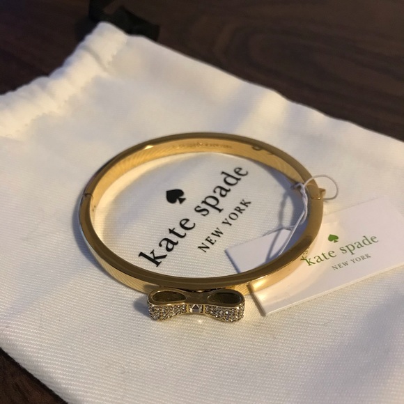 BRAND NEW Kate Spade Gold Bangle with Gem Bow